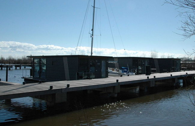 Boat in Volendam Near Marina Museum - Foto 21