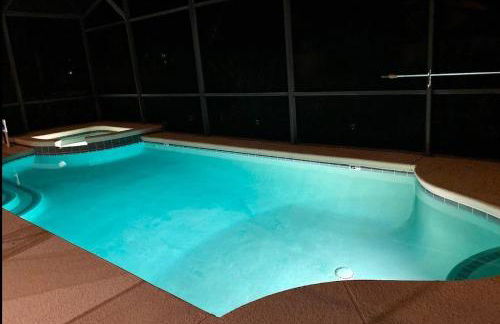 Themed kid bedrooms, 17 miles to Disney and Legoland, private pool, kitchen, wifi, washer, dryer - Foto 16