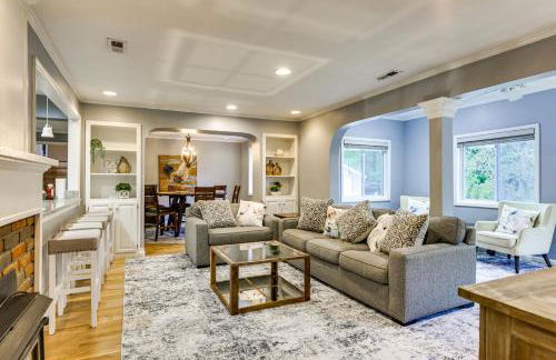 Large Yard with Pond Family Retreat in New Albany! - Foto 13