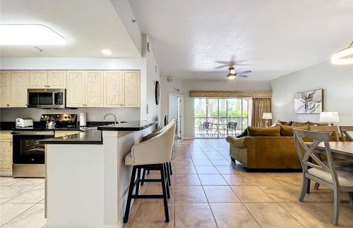 Spacious 3 Bed 3 Bath Luxury Condo 5 min from Disney - Photo 33