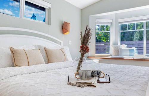 Mid-Century Modern Home - 3-Bedroom Rambler - Foto 8