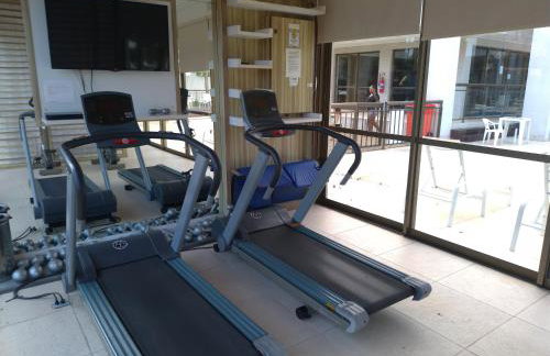 LINDO APTO, FRENTE MAR, VISTA MONTANHA. A 900m DA PRAIA DE ITACURUÇÁ - Foto 18