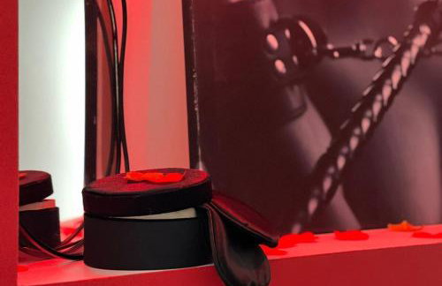 Dark Room Perpignan aux 50 nuances Jacuzzi Privé - Foto 18