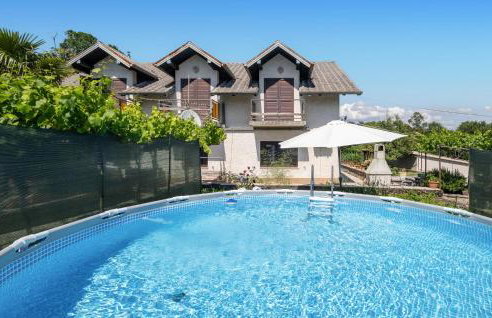 2 Bedroom Nice Apartment In Viskovo - Foto 1