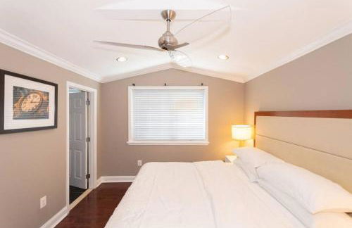 Three BR 2.5 Bath w/ parking spot & deck near metr - Foto 18