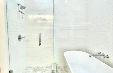 3 story, 100 year-old home, 4BR, 3 king & 2 queen beds - Foto 9