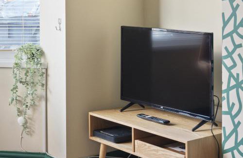 Home from Home 4 Bed - Ideal for Workers & Great for Groups, FREE Parking, Spacious, Pet Friendly Netflix - Foto 33