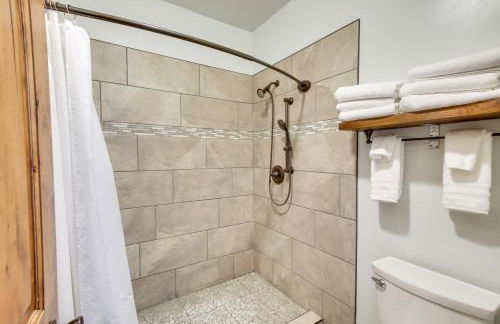 Lava Hot Springs Studio with Deck Walk to Hot Pools - Foto 18