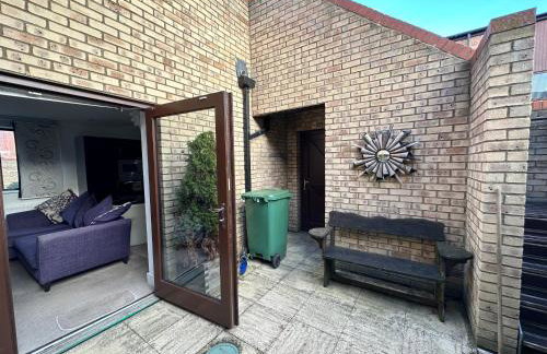2 Bedroom Riverside Property with Roof Terrace - Foto 13