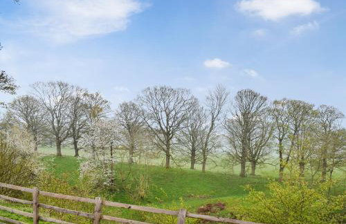 West Lodge - Photo 13