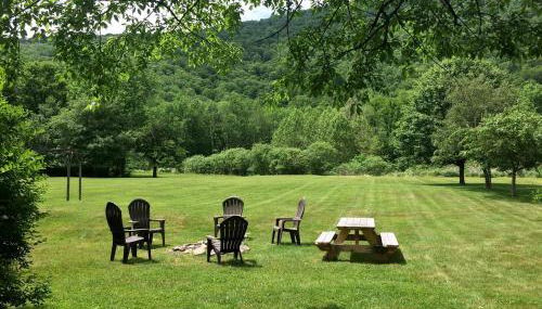 Homey Pet-Friendly Cabin Rental for Groups in the Catskills - Foto 3