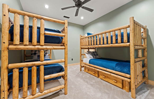 Black Bear Lodge by Avantstay Lakefront Dock Pool Theater Sleeps 20 - Foto 39