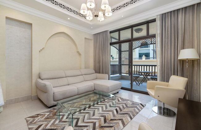 Lux BnB I Souk Al Bahar I Burj Khalifa Views - Photo 19