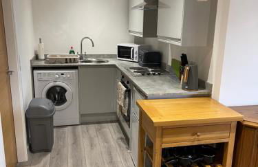 Lovely, Sleeps 8, Cafe Bars, Central Formby - Foto 1