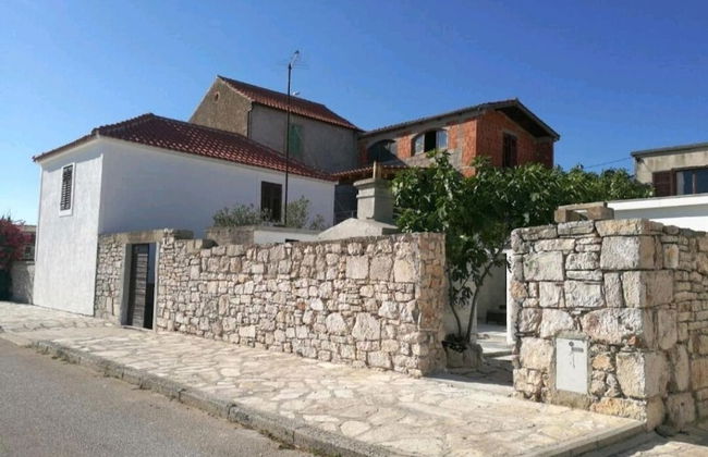 Stunning 2-bed House in Jezera With Sea Views - Photo 1