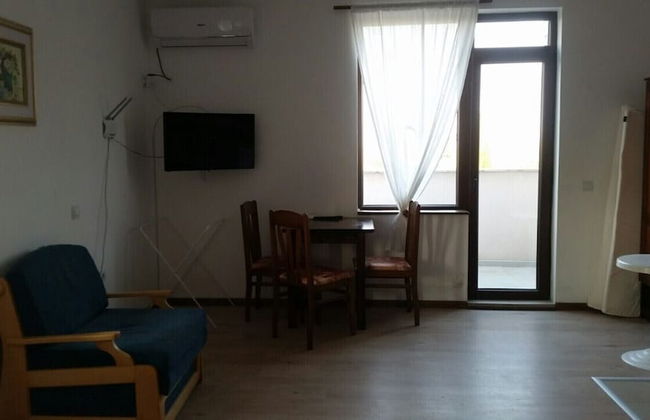 Immaculate Studio Apartment in Aleksandrovo - Photo 11