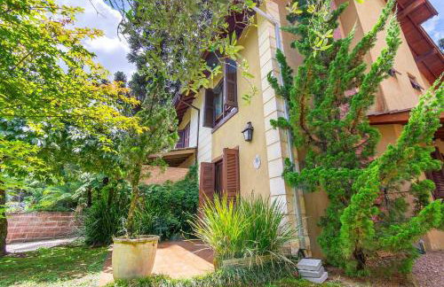 Linda casa em Canela - Jardim, Lareira e Conforto! - Foto 42