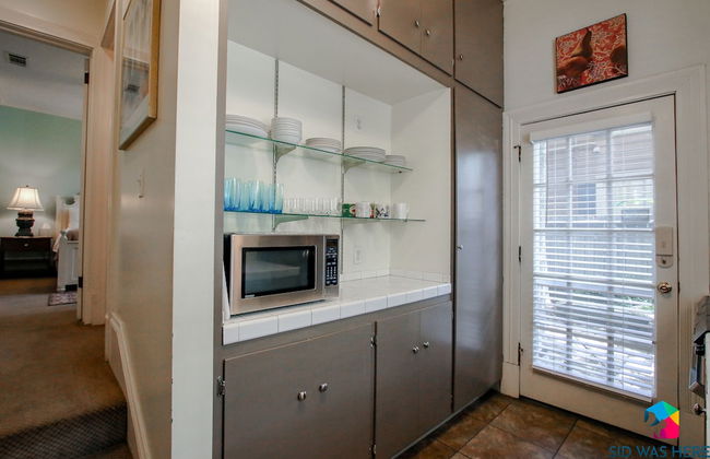 The Irish Bar near Bay Historic Savannah - Photo 17