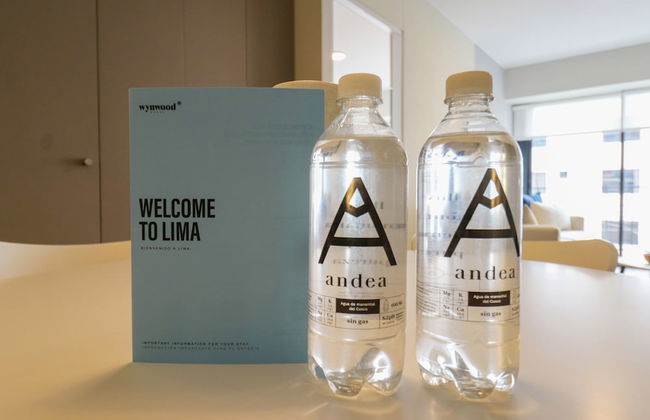 w Illustrious 1BR w Balcony in Miraflores - Photo 6