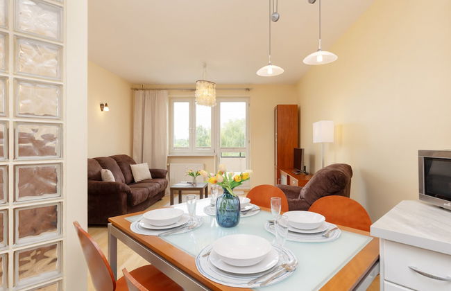 Spacious Apartment Pruszkow by Renters - Photo 8