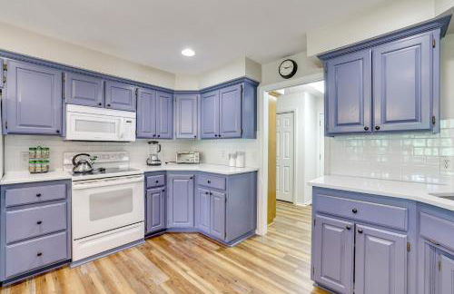 The Bella Vista Lakeside Treehouse Dock and Kayaks! - Photo 12