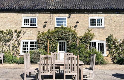 Stunning Manor Farmhouse - Photo 9