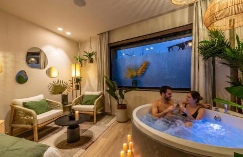 Love Room Strasbourg, Suite Bali, Balnéo & Sauna - Foto 1