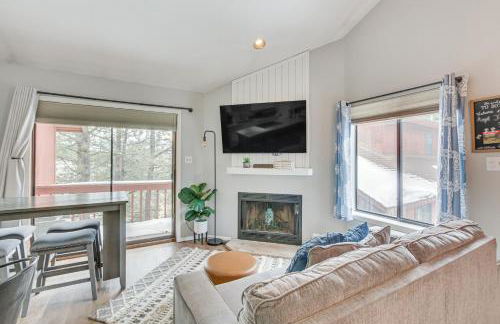 Cozy Angel Fire Condo - Walk to Ski Lift! - Foto 1