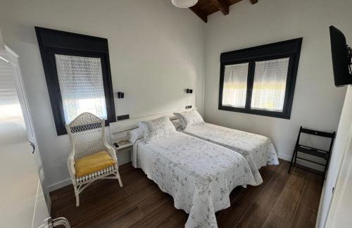 APARTAMENTOS LOS MANZANOS - Photo 4