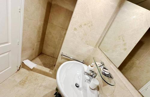 Ático frontal al mar con piscina privada by homeprive - Foto 36