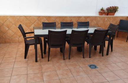 Casa céntrica, 3 dormitorios, gran terraza, cerca de la playa - Foto 5