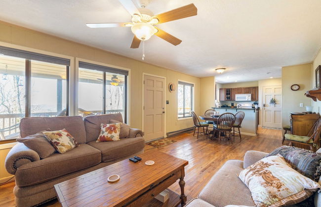 Deck w/ Forest Views, Ping Pong Blue Ridge Mtn Escape Ash Vale by Avantstay - Foto 8