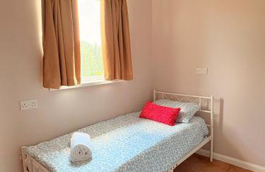 6-Beds, Private Road, Beautiful Garden - Foto 16