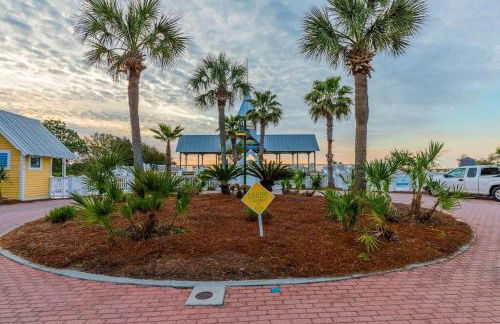 Centennial Coast Cottage - with Heated pool - Foto 20