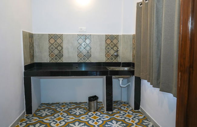 RENTON MANOR BY JOY STAYS - Photo 5