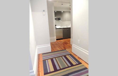 Comfy Beacon Hill Studio Great for Work Travel #7 - Foto 8