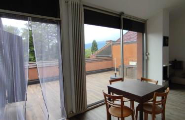 Lake & Pool Holiday House - Photo 3