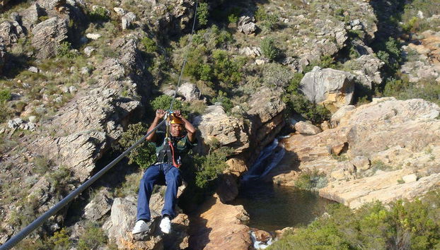 Tirolina sobre las montañas Schurweberg