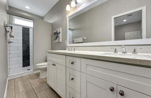 Beachfront 4BR - Tiki Bar, Yard Games, Pet-Friendly - Foto 22