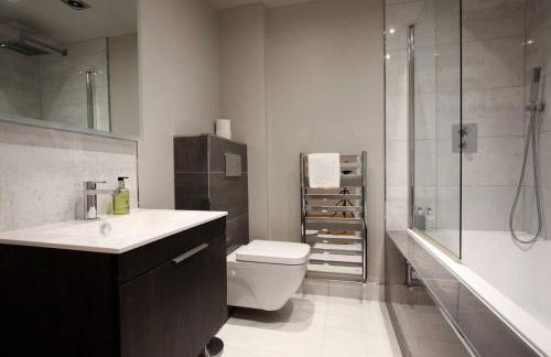 Stylish 2 bedroom self-contained apartment in the heart of Clifton Village - Foto 15