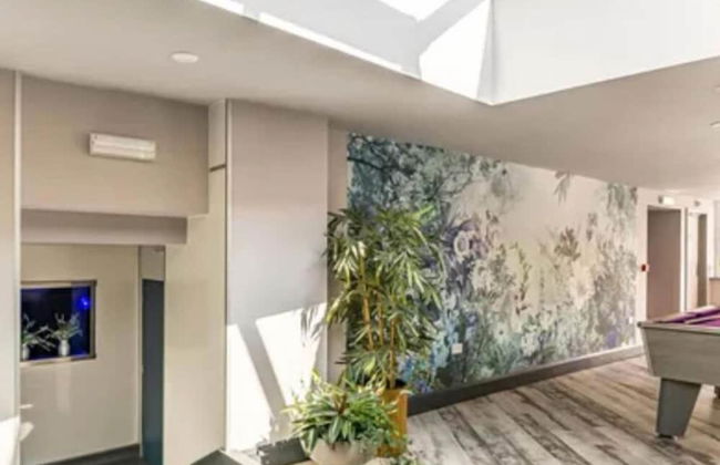 Immaculate 6-bed Ivy House - Photo 15