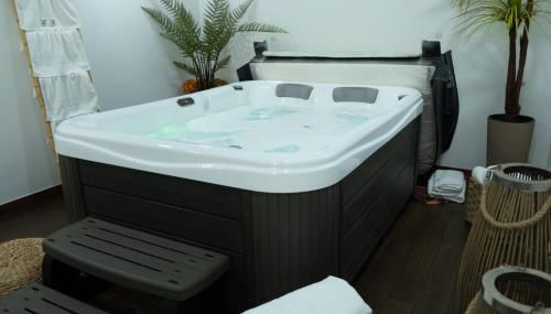 Deluxe Villa Home, Peace & Spa - Foto 2