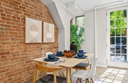 Newly Renovated 2BR w Rare Private Backyard and BBQ - Foto 3