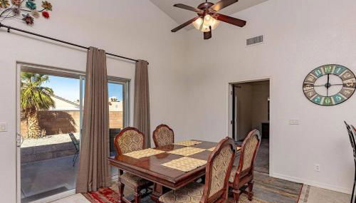 Spacious Home - Pool Table, Game Room & Jacuzzi - Foto 4