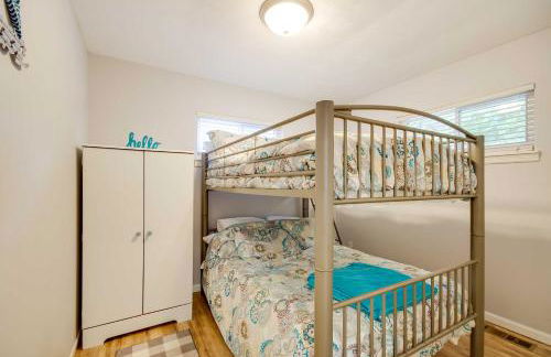 Lakefront Sunrise Beach Home with Private Dock! - Foto 14