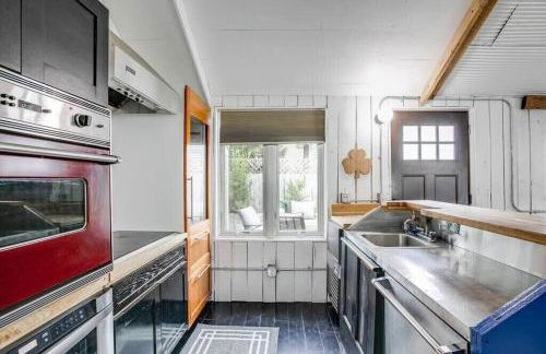 Cozy Tiny House Bungalow 7 Blocks from Campus - Foto 14