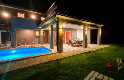 Villa Robert Kastelir - Foto 1