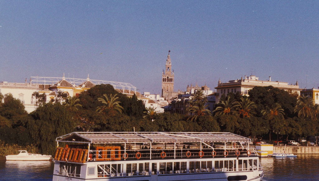 Crucero en el río Guadalquivir desde Torre del Oro - Foto 1