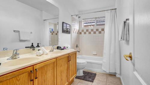 Vibrant Yellow King Room & Desk - Foto 5, Other