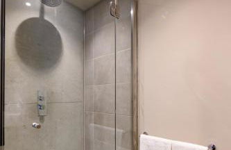 Holm House - Stylish Coastal Suites - Silures Bar & Restaurant On-site - Foto 32